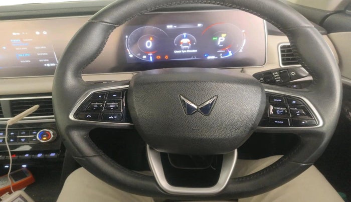 2023 Mahindra XUV700 AX 7 LUXURY D AWD AT 7 STR, Diesel, Automatic, 89,155 km, interior