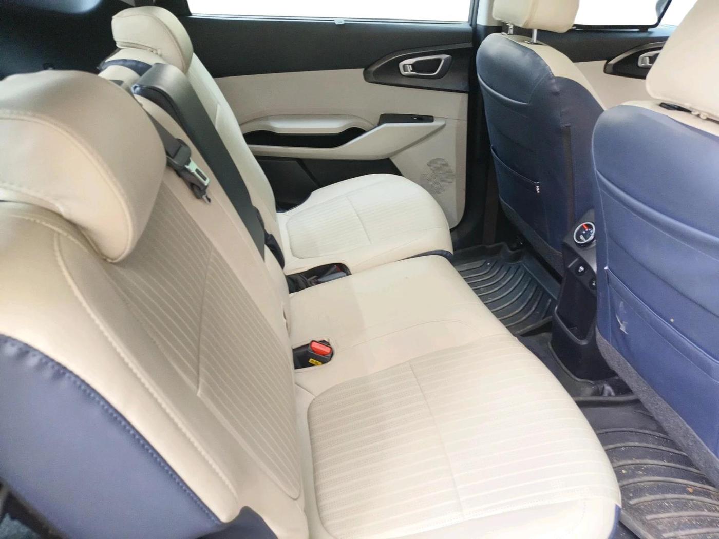 2025 KIA Carens Clavis HTK Plus (O) 1.5 Diesel MT, Diesel, Manual, 19,869 km, interior