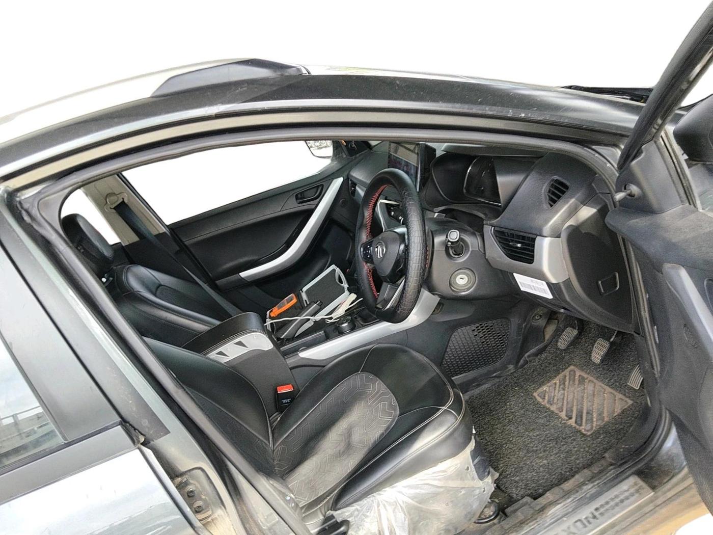 2023 Tata NEXON XE PETROL, Petrol, Manual, 81,758 km, interior