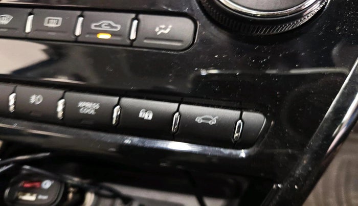 2020 Tata NEXON XZA PLUS (O) PETROL, Petrol, Automatic, 14,873 km, interior