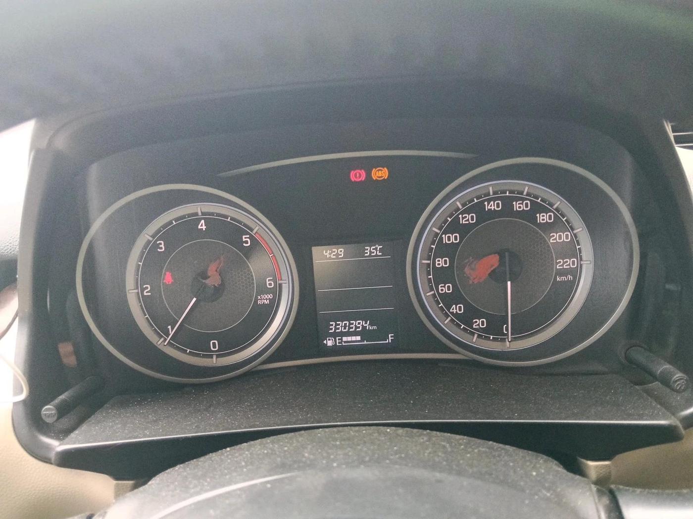2018 Maruti Dzire ZDI PLUS, Diesel, Manual, 3,30,394 km, interior