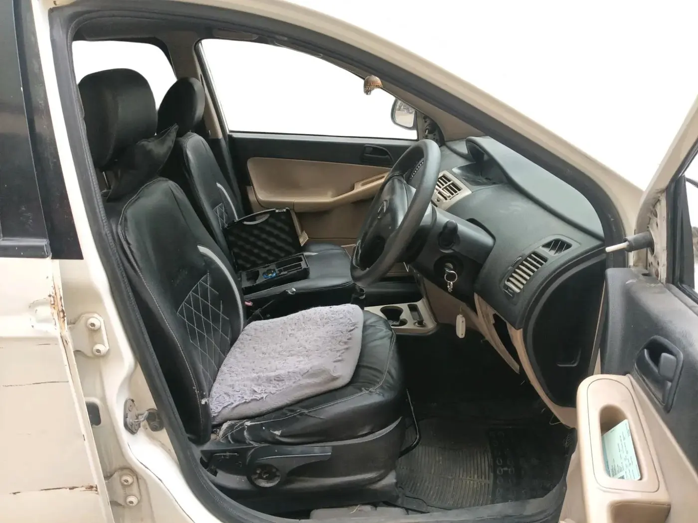 2012 Tata Indica Vista LS QUADRAJET, Diesel, Manual, 1,77,836 km, interior