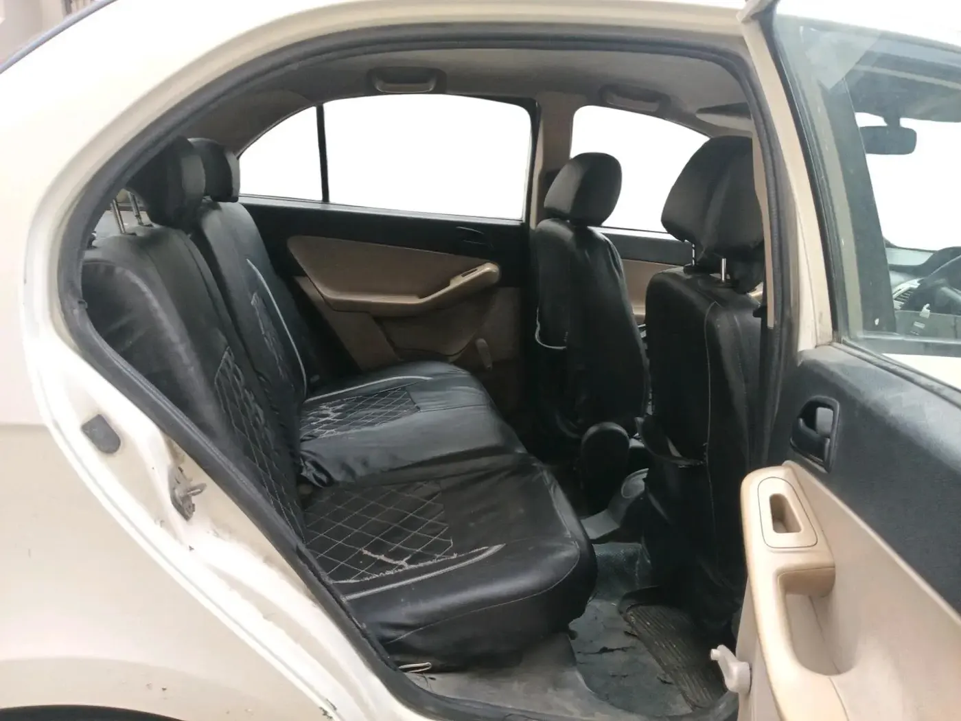 2012 Tata Indica Vista LS QUADRAJET, Diesel, Manual, 1,77,836 km, interior