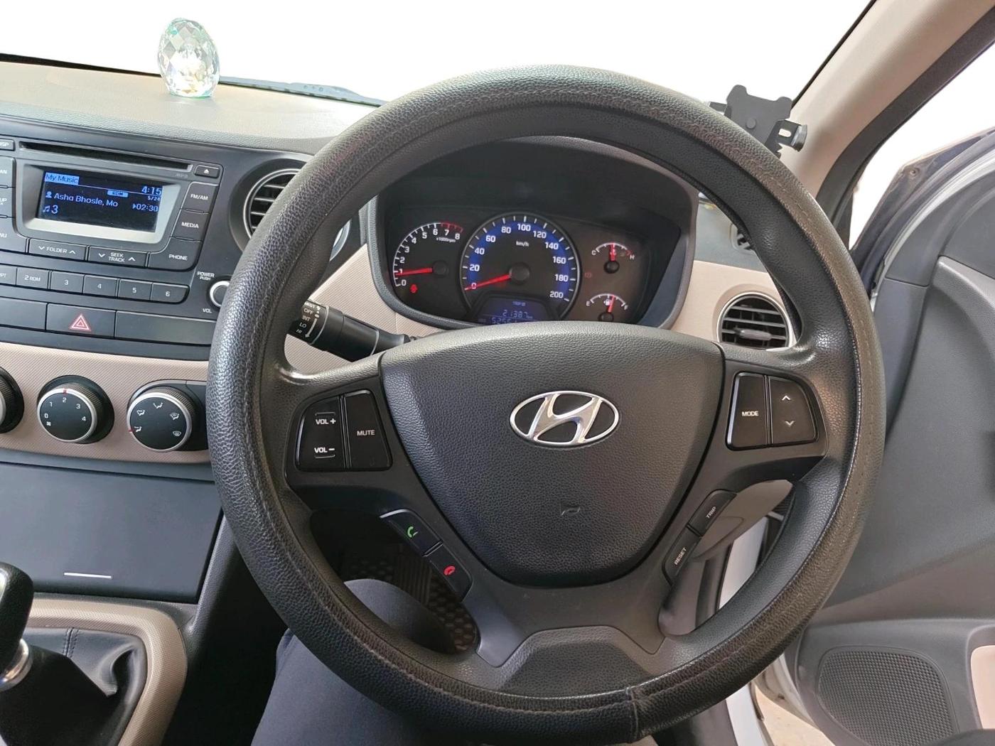 2015 Hyundai Xcent S 1.2, Petrol, Manual, 52,561 km, interior