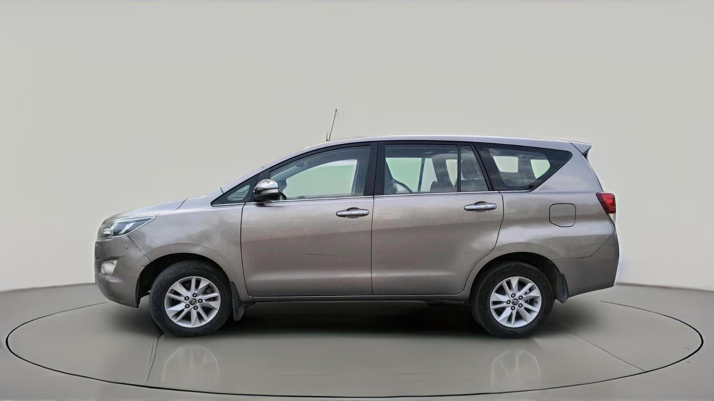 2017 Toyota Innova Crysta 2.4 ZX 7 STR, Diesel, Manual, 1,04,681 km, exterior