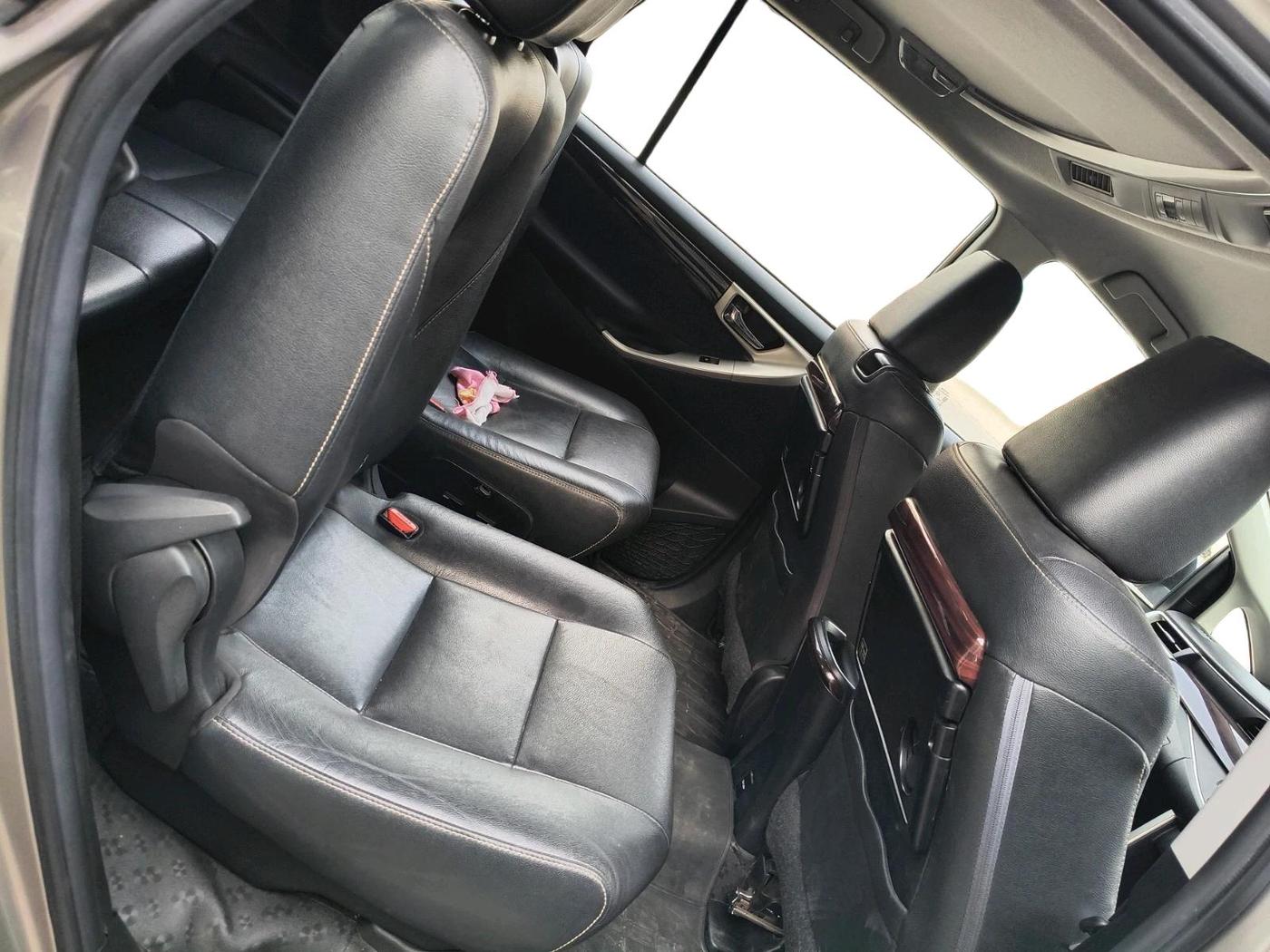 2017 Toyota Innova Crysta 2.4 ZX 7 STR, Diesel, Manual, 1,04,681 km, interior
