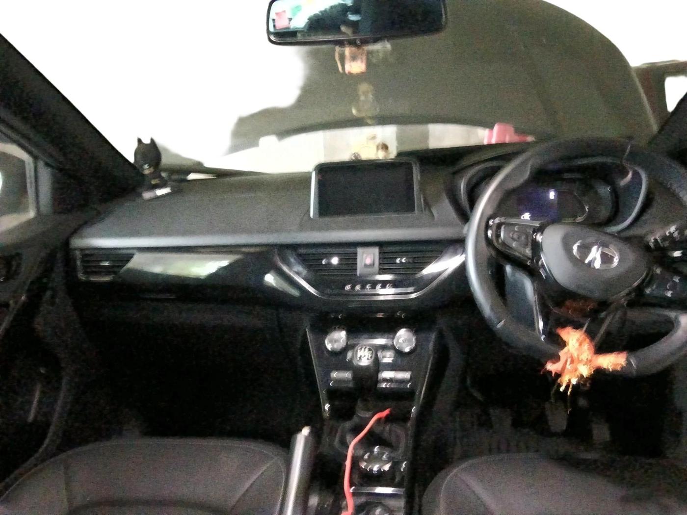 2023 Tata NEXON XZ PLUS LUX SUNROOF DARK PETROL, Petrol, Manual, 6,168 km, interior