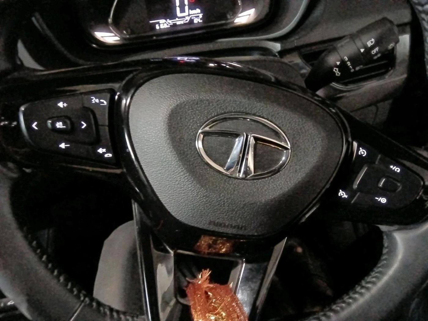 2023 Tata NEXON XZ PLUS LUX SUNROOF DARK PETROL, Petrol, Manual, 6,168 km, interior
