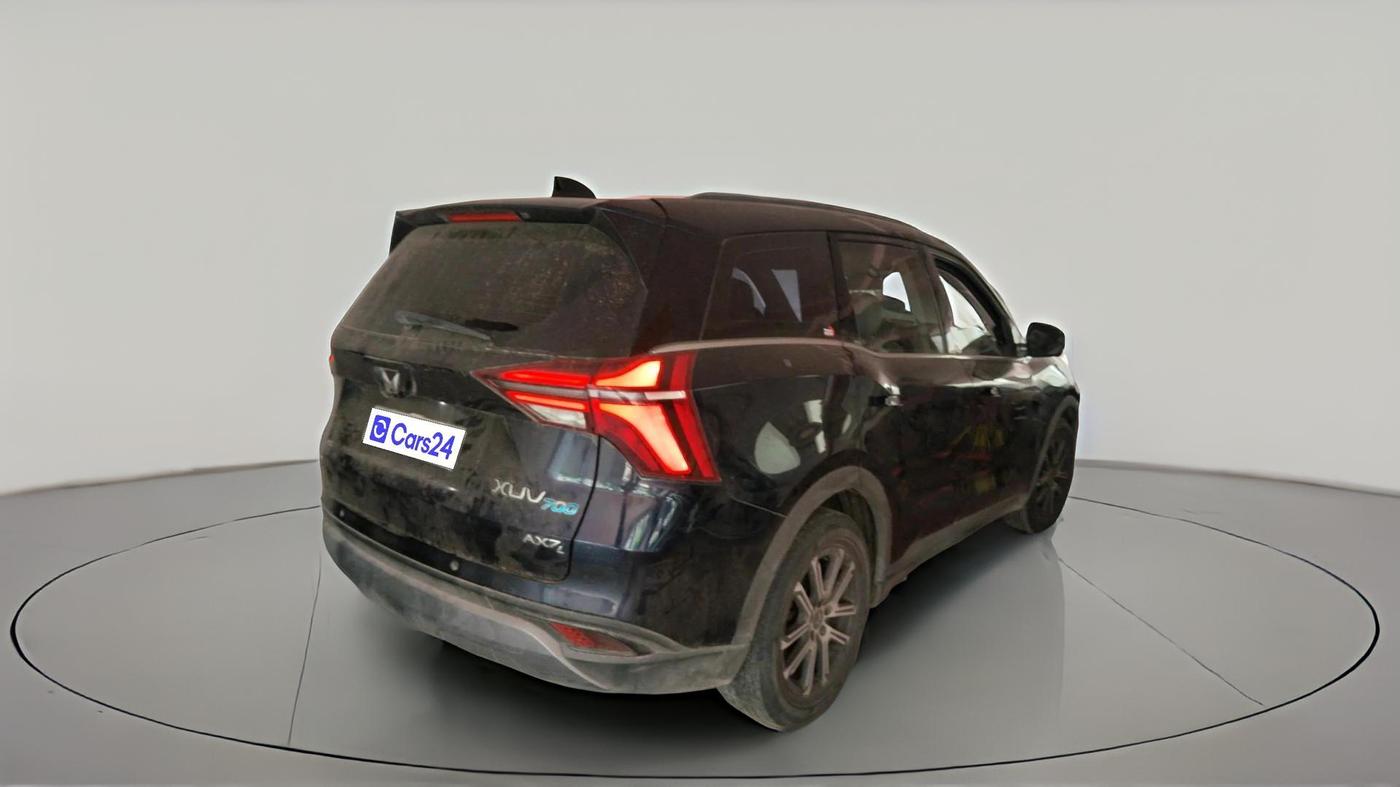 2022 Mahindra XUV700 AX 7 LUXURY D AWD AT 7 STR, Diesel, Automatic, 1,00,076 km, exterior