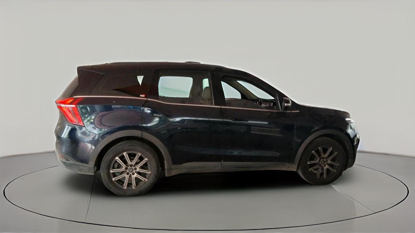 2022 Mahindra XUV700 AX 7 LUXURY D AWD AT 7 STR, Diesel, Automatic, 1,00,076 km, exterior