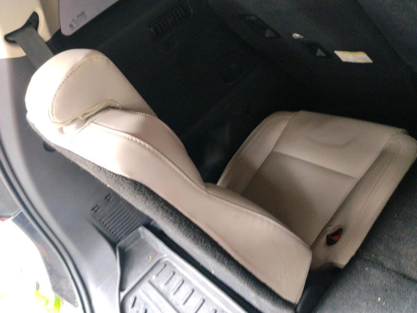 2022 Mahindra XUV700 AX 7 LUXURY D AWD AT 7 STR, Diesel, Automatic, 1,00,076 km, interior