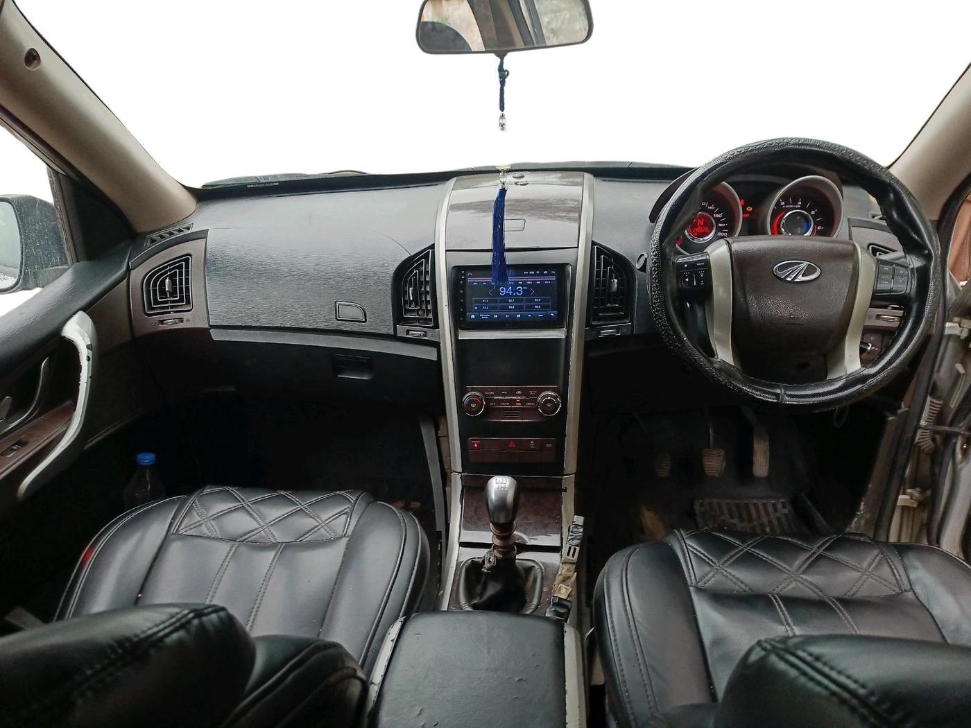 2012 Mahindra XUV500 W6, Diesel, Manual, 1,40,622 km, interior