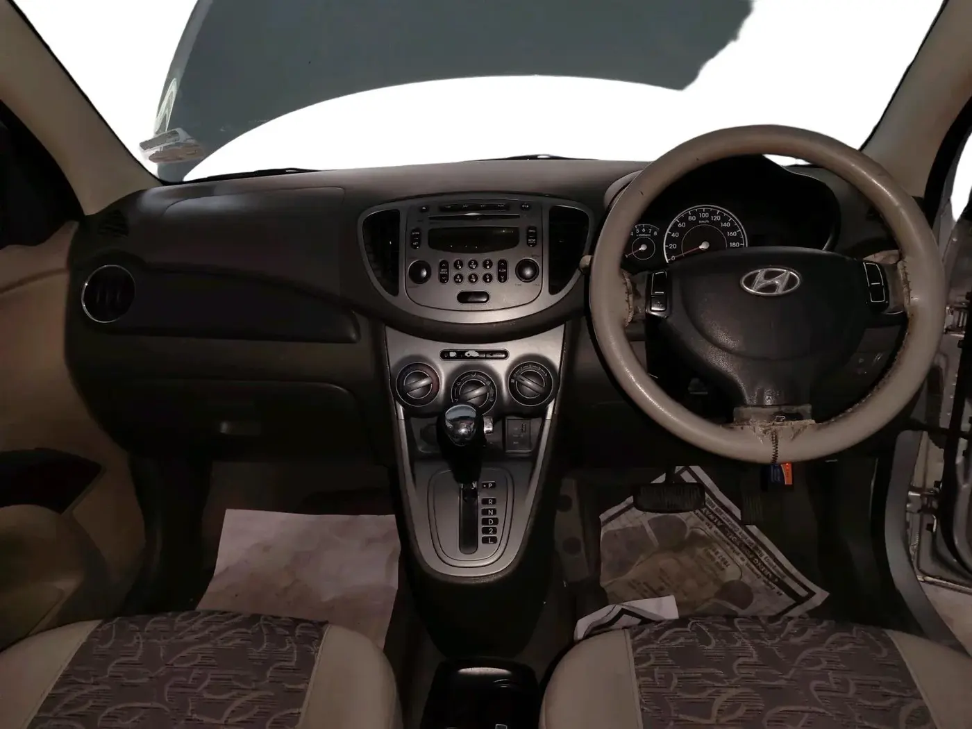 2011 Hyundai i10 ASTA 1.2 AT SUNROOF, Petrol, Automatic, 87,972 km, interior