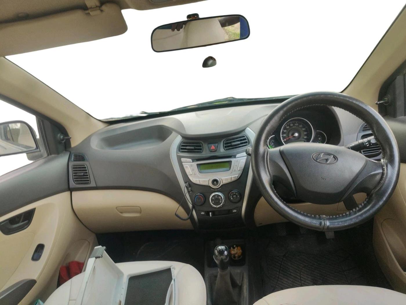 2013 Hyundai Eon MAGNA +, Petrol, Manual, 75,705 km, interior