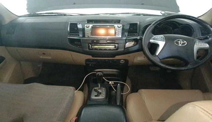 2015 Toyota Fortuner 3.0 4X2 AT, Diesel, Automatic, 1,95,744 km, interior