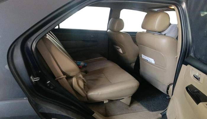 2015 Toyota Fortuner 3.0 4X2 AT, Diesel, Automatic, 1,95,744 km, interior