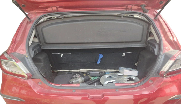 2017 Tata Tiago XT PETROL, Petrol, Manual, 57,450 km, exterior