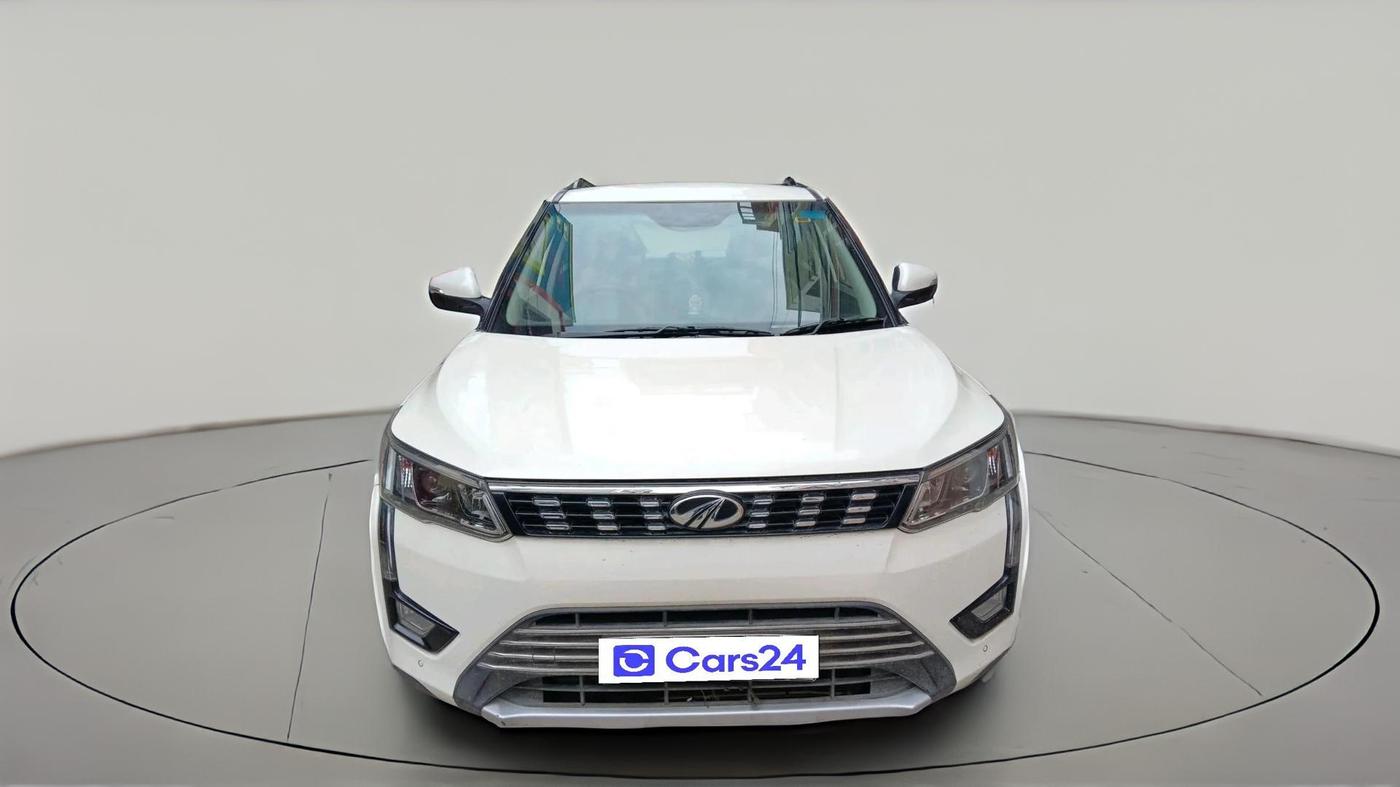 2020 Mahindra XUV300 W8 (O) 1.2 PETROL, Petrol, Manual, 47,957 km, exterior