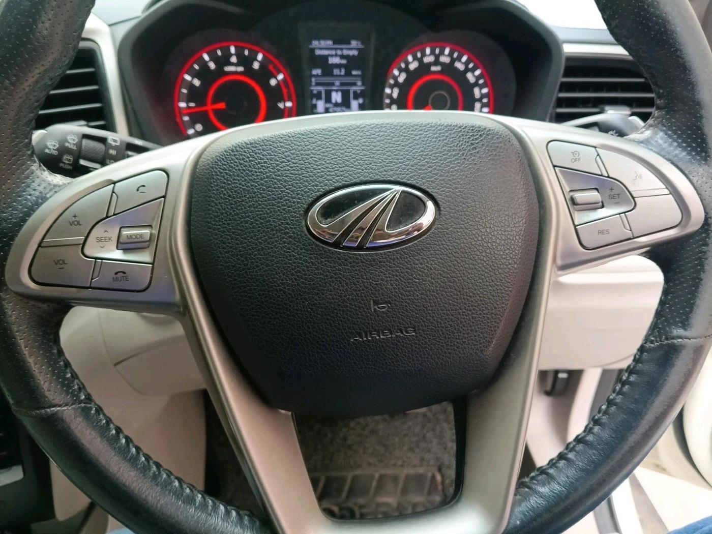 2020 Mahindra XUV300 W8 (O) 1.2 PETROL, Petrol, Manual, 47,957 km, interior