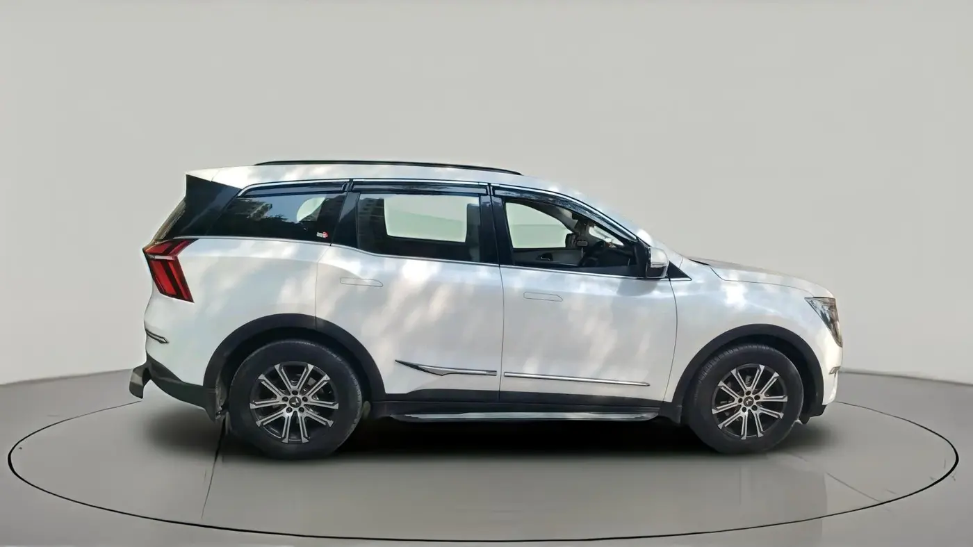 2022 Mahindra XUV700 AX 7 P MT 7 STR, Petrol, Manual, 51,540 km, exterior