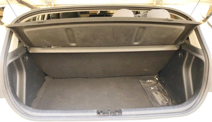 2021 Hyundai NEW I20 SPORTZ 1.5 MT, Diesel, Manual, 64,370 km, exterior