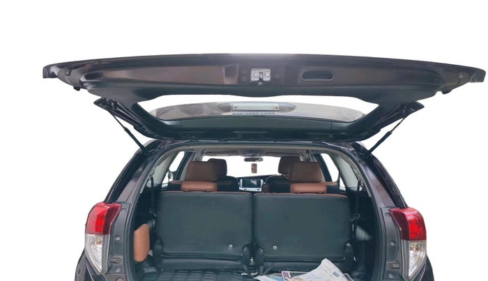 2019 Toyota Innova Crysta 2.4 VX 7 STR, Diesel, Manual, 2,48,673 km, exterior