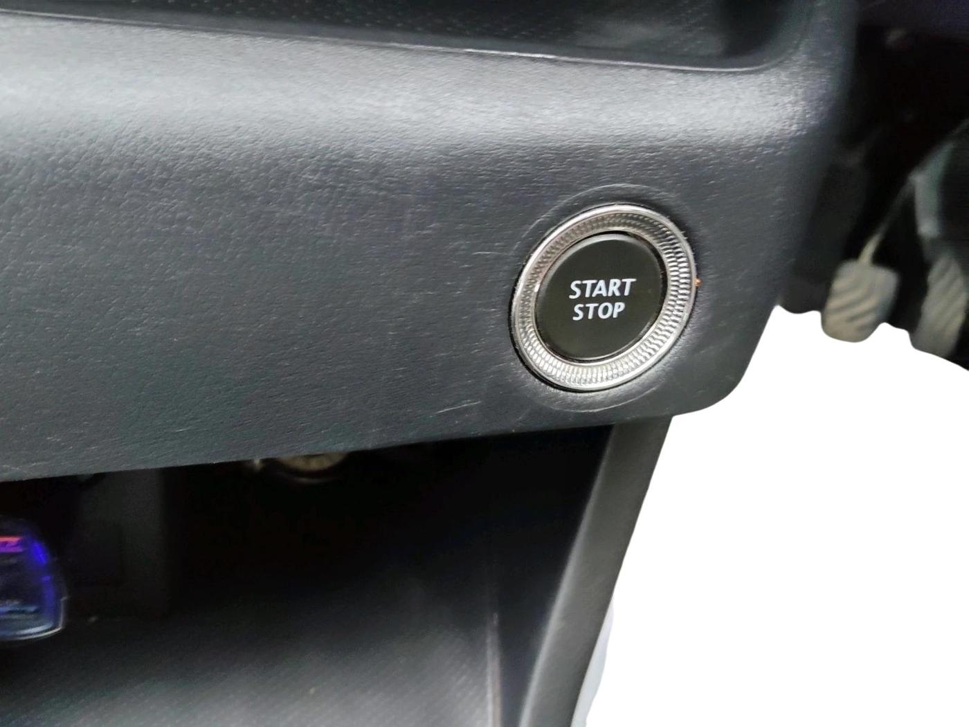 2022 Nissan MAGNITE XV TURBO CVT DUAL TONE, Petrol, Automatic, 41,125 km, interior