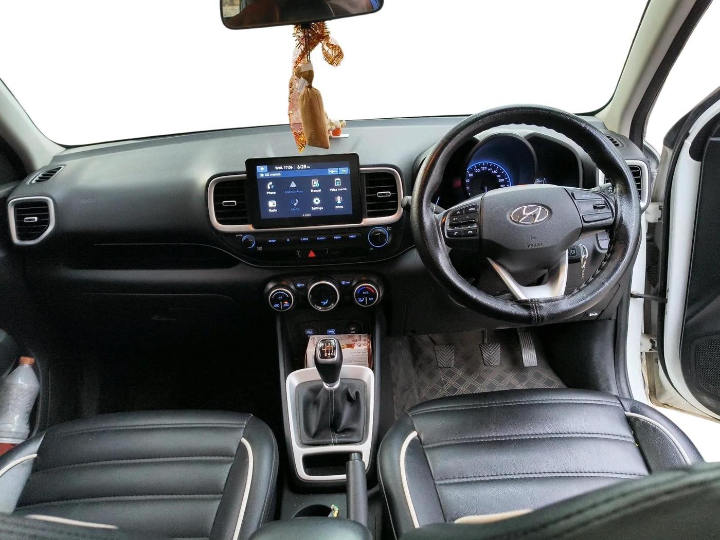 2020 Hyundai VENUE SX 1.5 CRDI, Diesel, Manual, 55,601 km, interior