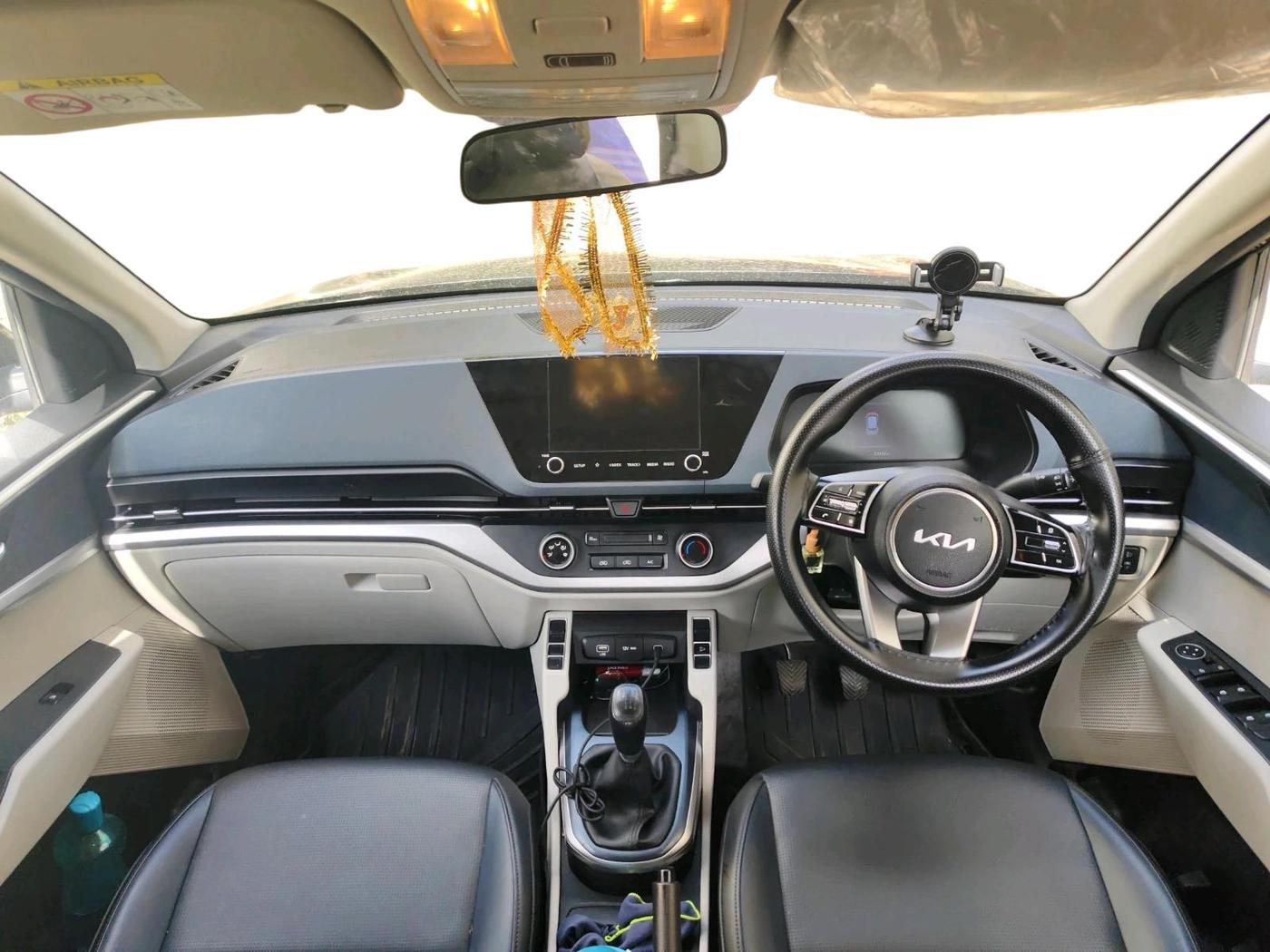2024 KIA CARENS Premium (O) 1.5 Petrol 7 STR, Petrol, Manual, 23,632 km, interior