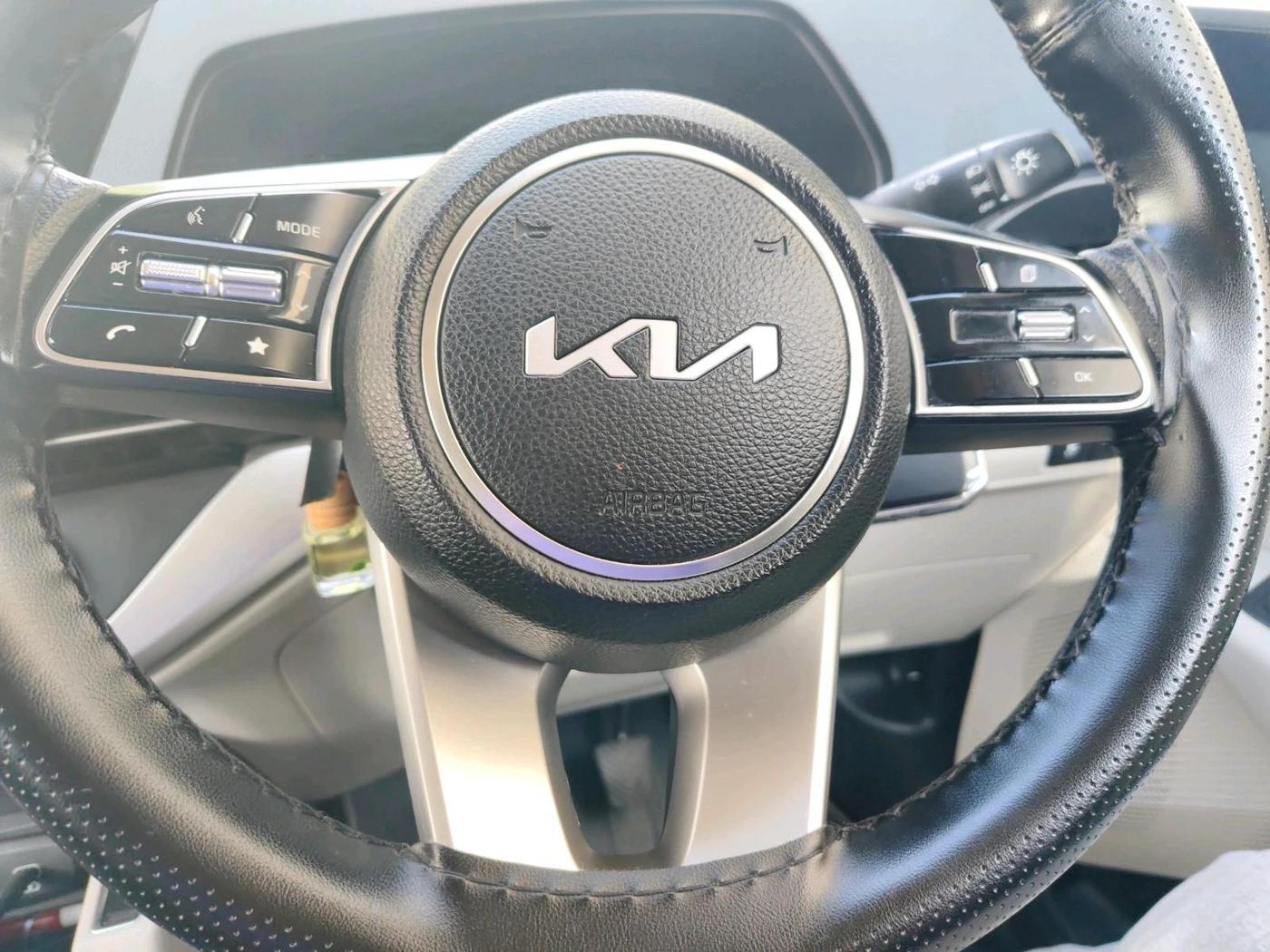2024 KIA CARENS Premium (O) 1.5 Petrol 7 STR, Petrol, Manual, 23,632 km, interior