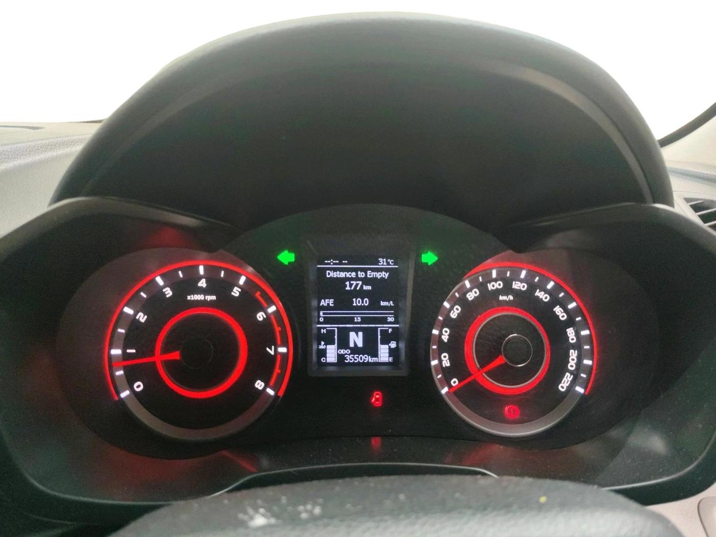 2023 Mahindra XUV300 W6 1.2 PETROL AMT, Petrol, Automatic, 35,509 km, interior