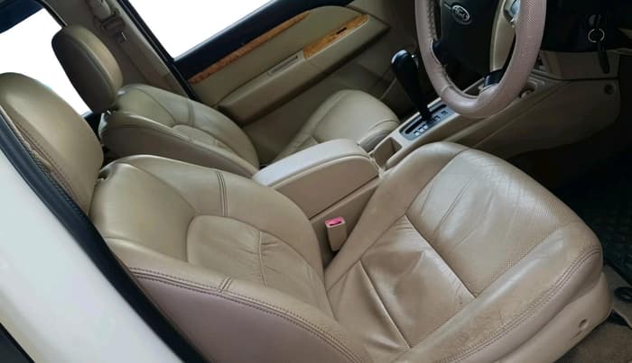 2011 Ford Endeavour 3.0L 4X2 AT, Diesel, Automatic, 87,017 km, interior