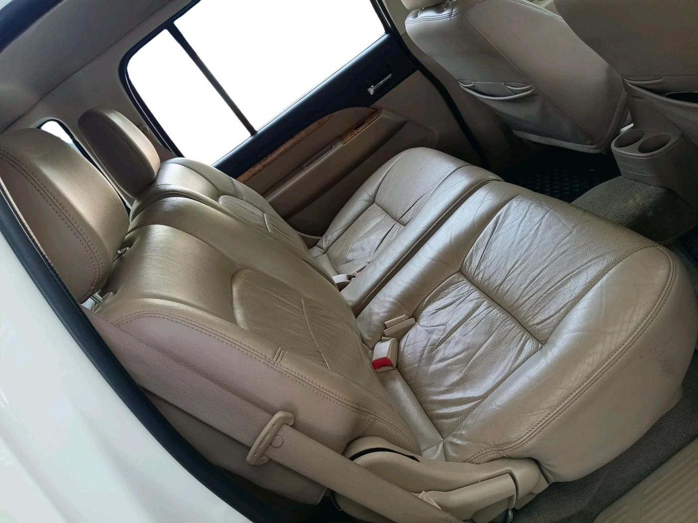 2011 Ford Endeavour 3.0L 4X2 AT, Diesel, Automatic, 87,017 km, interior