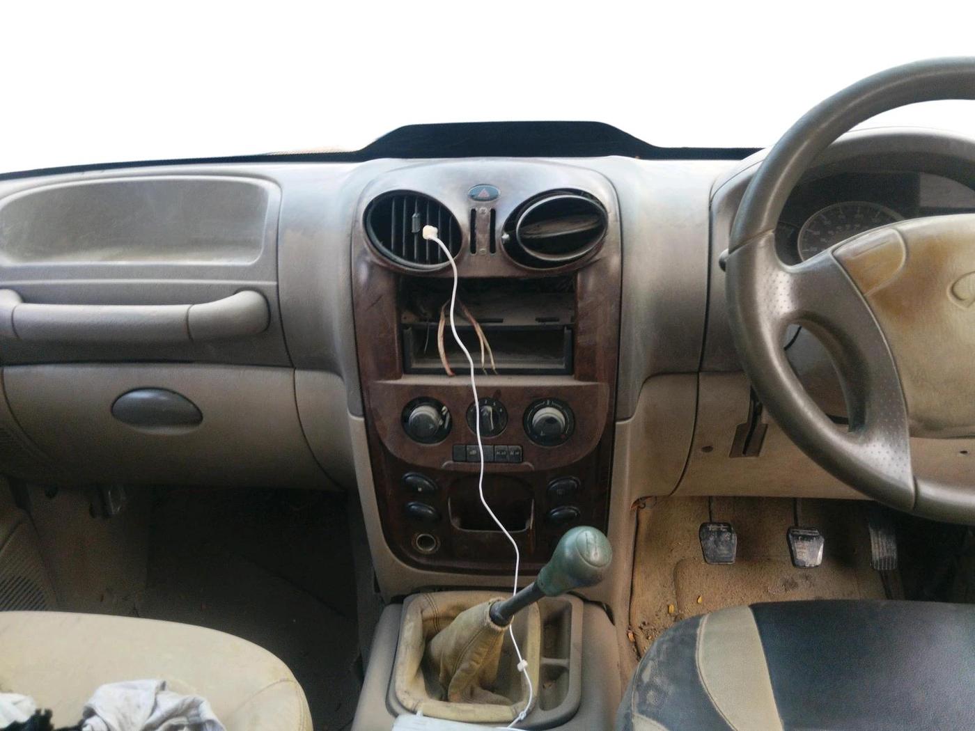 2007 Mahindra Scorpio SLX 2.6 TURBO 7 STR, Diesel, Manual, 1,50,461 km, interior