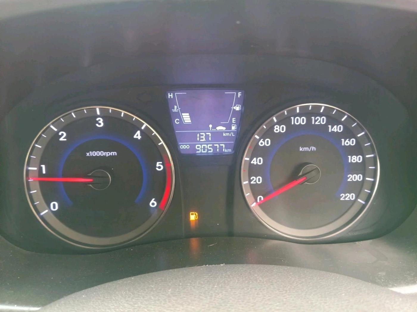 2014 Hyundai Verna FLUIDIC 1.6 CRDI SX, Diesel, Manual, 90,577 km, interior