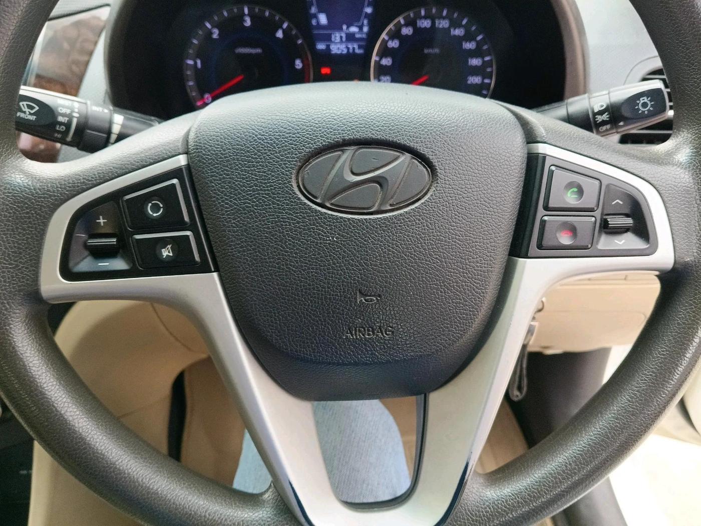 2014 Hyundai Verna FLUIDIC 1.6 CRDI SX, Diesel, Manual, 90,577 km, interior