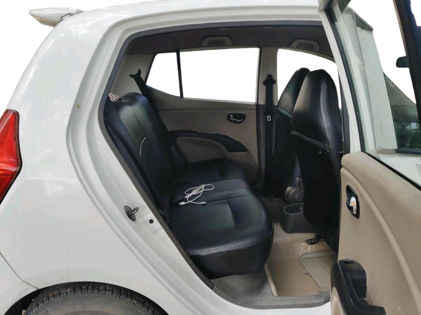 2011 Hyundai i10 MAGNA 1.2, Petrol, Manual, 70,271 km, interior