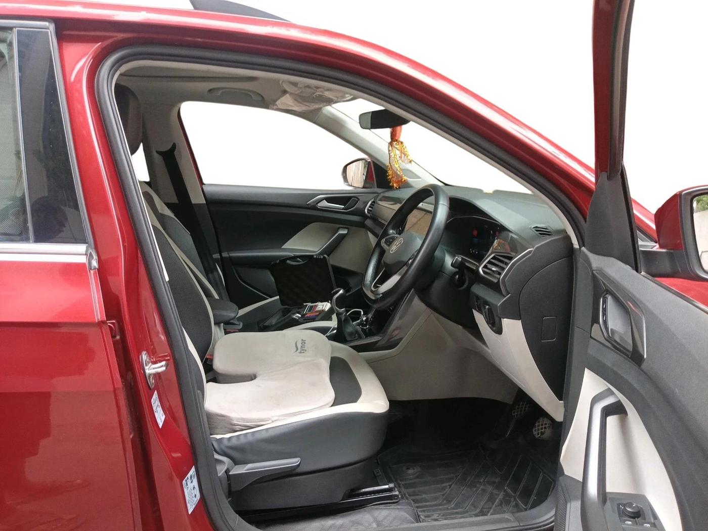 2023 Volkswagen TAIGUN TOPLINE 1.0 TSI MT, Petrol, Manual, 34,645 km, interior