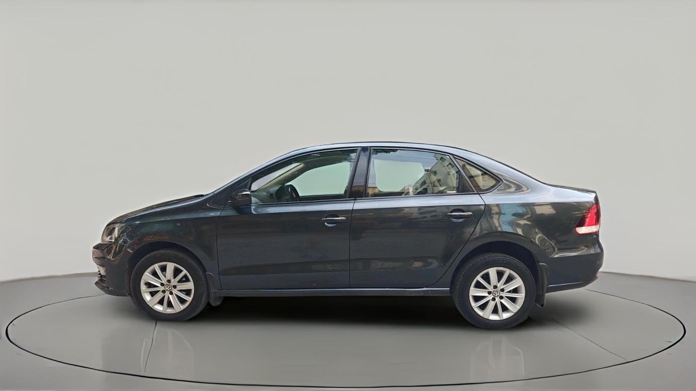 2016 Volkswagen Vento HIGHLINE 1.5 AT, Diesel, Automatic, 1,04,855 km, exterior