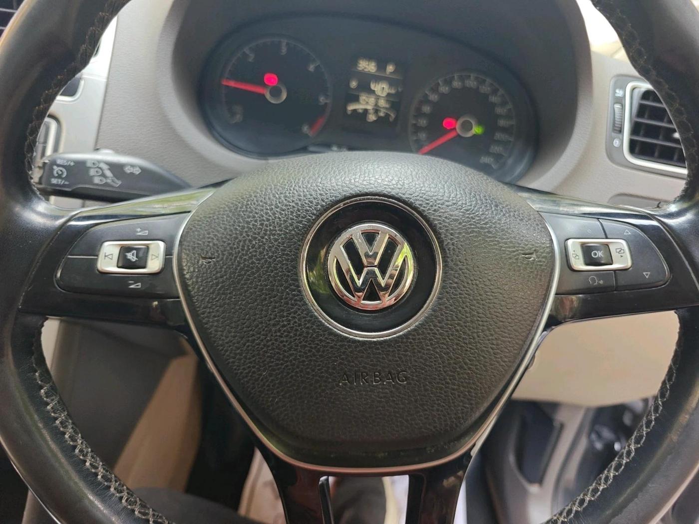 2016 Volkswagen Vento HIGHLINE 1.5 AT, Diesel, Automatic, 1,04,855 km, interior