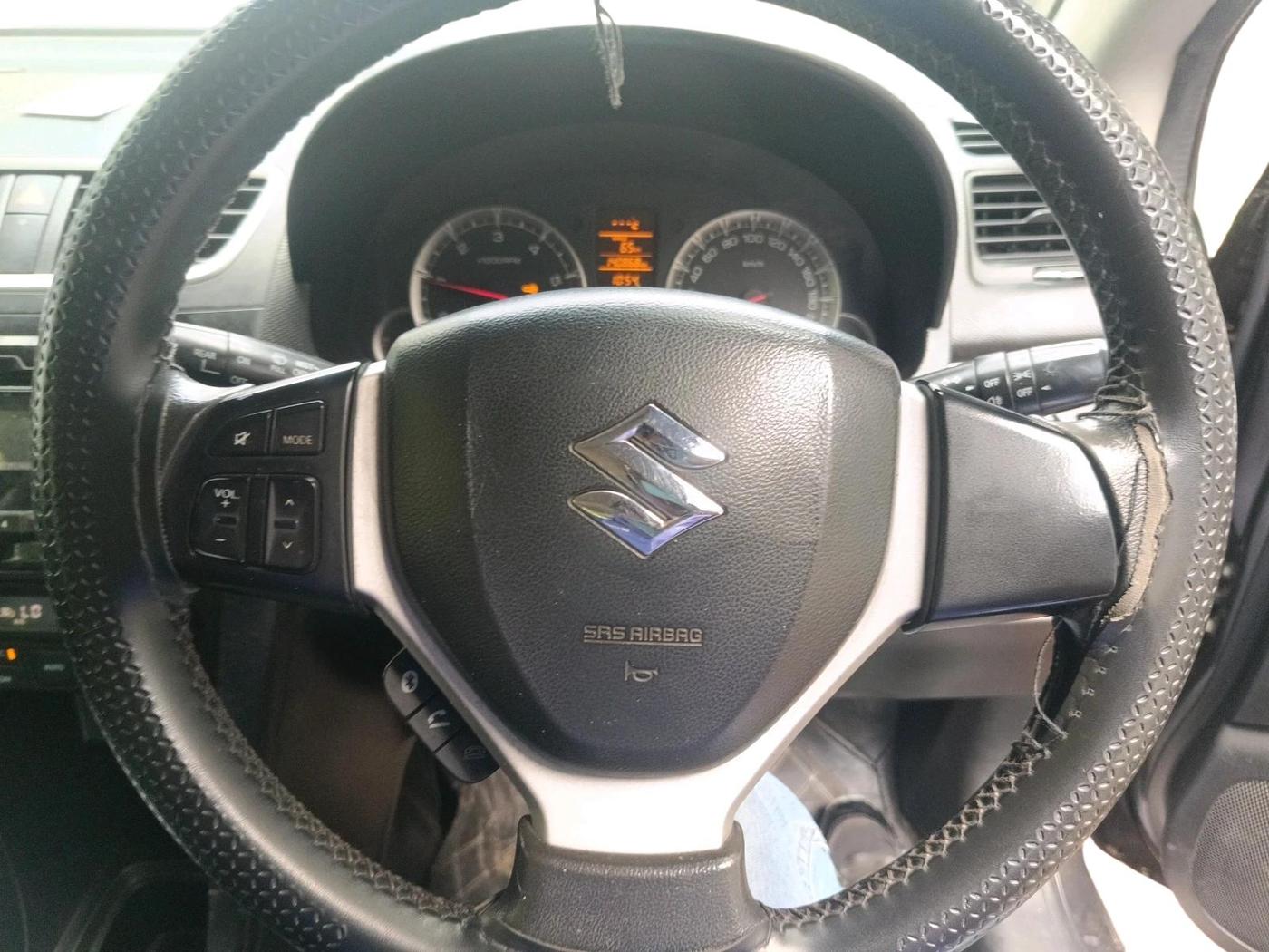 2015 Maruti Swift ZDI, Diesel, Manual, 1,40,868 km, interior