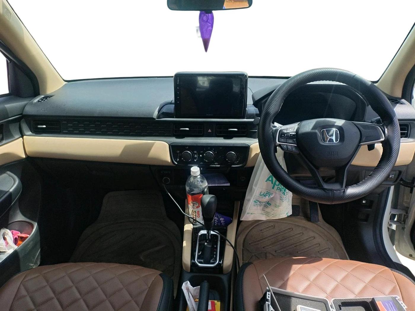 2025 Honda Amaze V 1.2 Petrol CVT, Petrol, Automatic, 4,912 km, interior