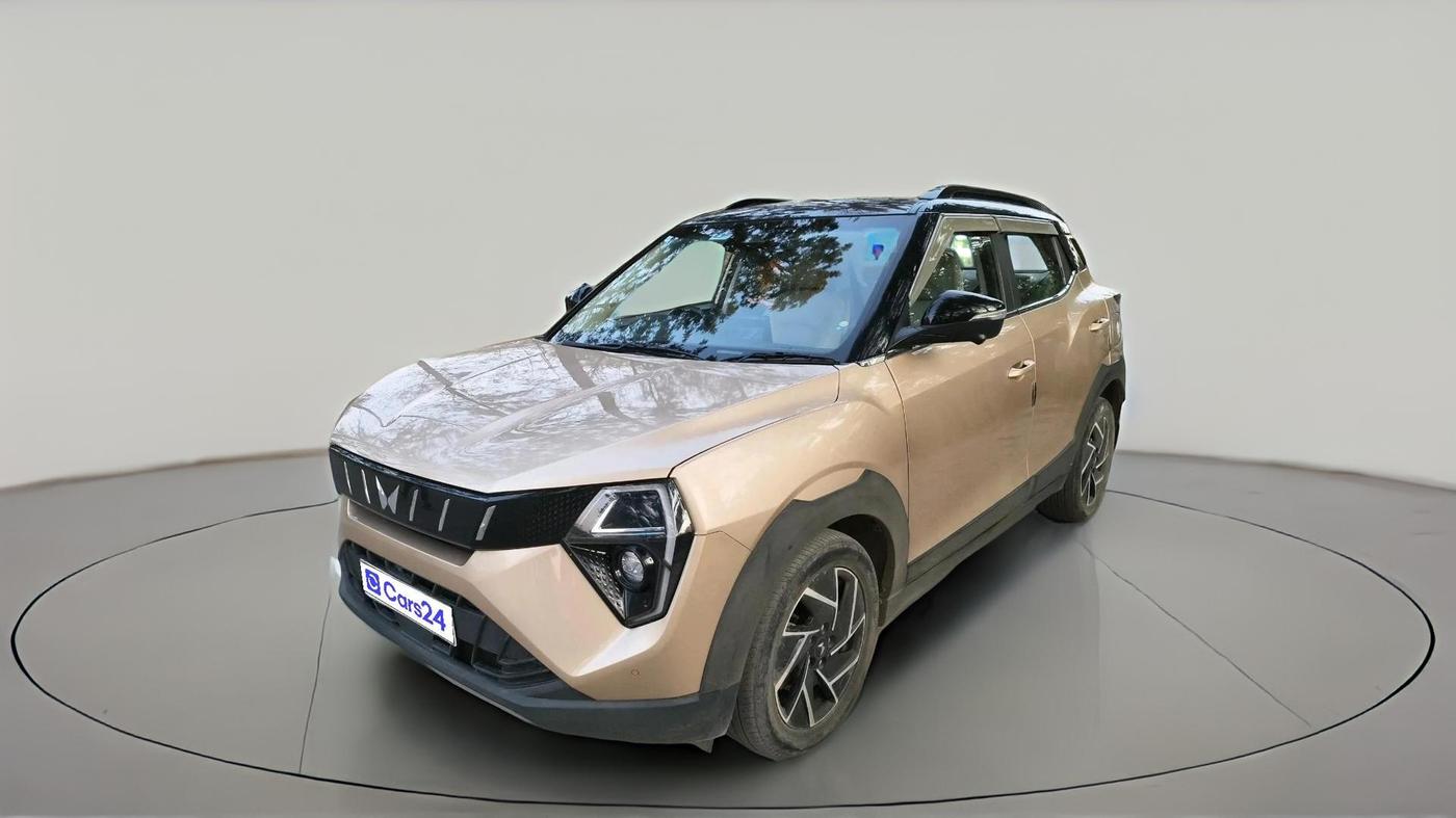 2024 Mahindra XUV 3XO AX7L 1.2 Petrol AT, Petrol, Automatic, 46,383 km, exterior