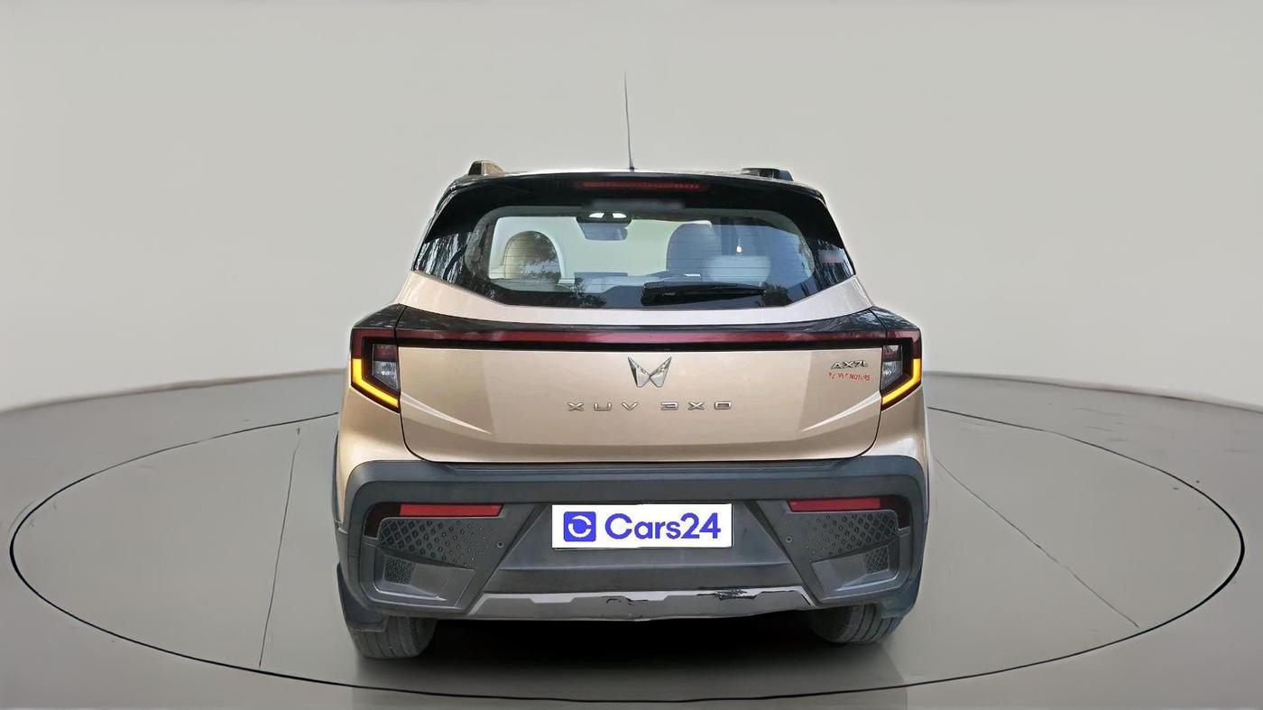 2024 Mahindra XUV 3XO AX7L 1.2 Petrol AT, Petrol, Automatic, 46,383 km, exterior