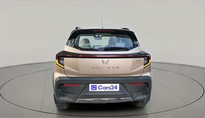 2024 Mahindra XUV 3XO AX7L 1.2 Petrol AT, Petrol, Automatic, 46,383 km, exterior