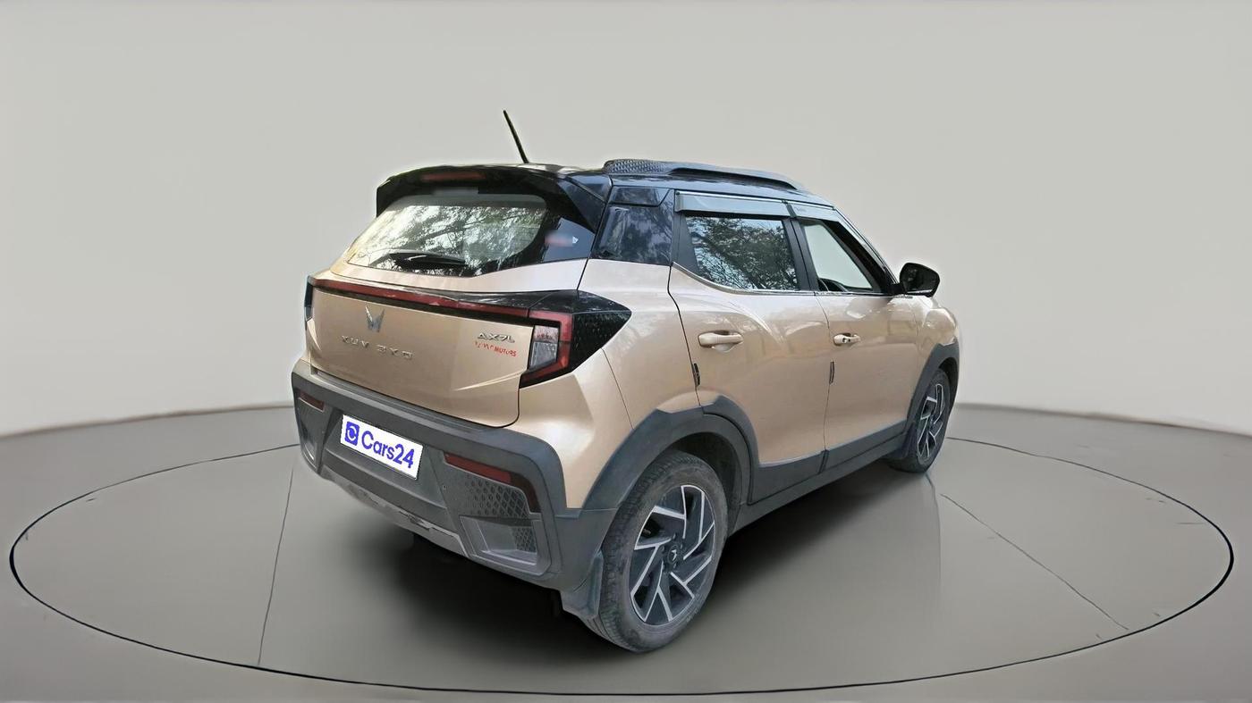 2024 Mahindra XUV 3XO AX7L 1.2 Petrol AT, Petrol, Automatic, 46,383 km, exterior