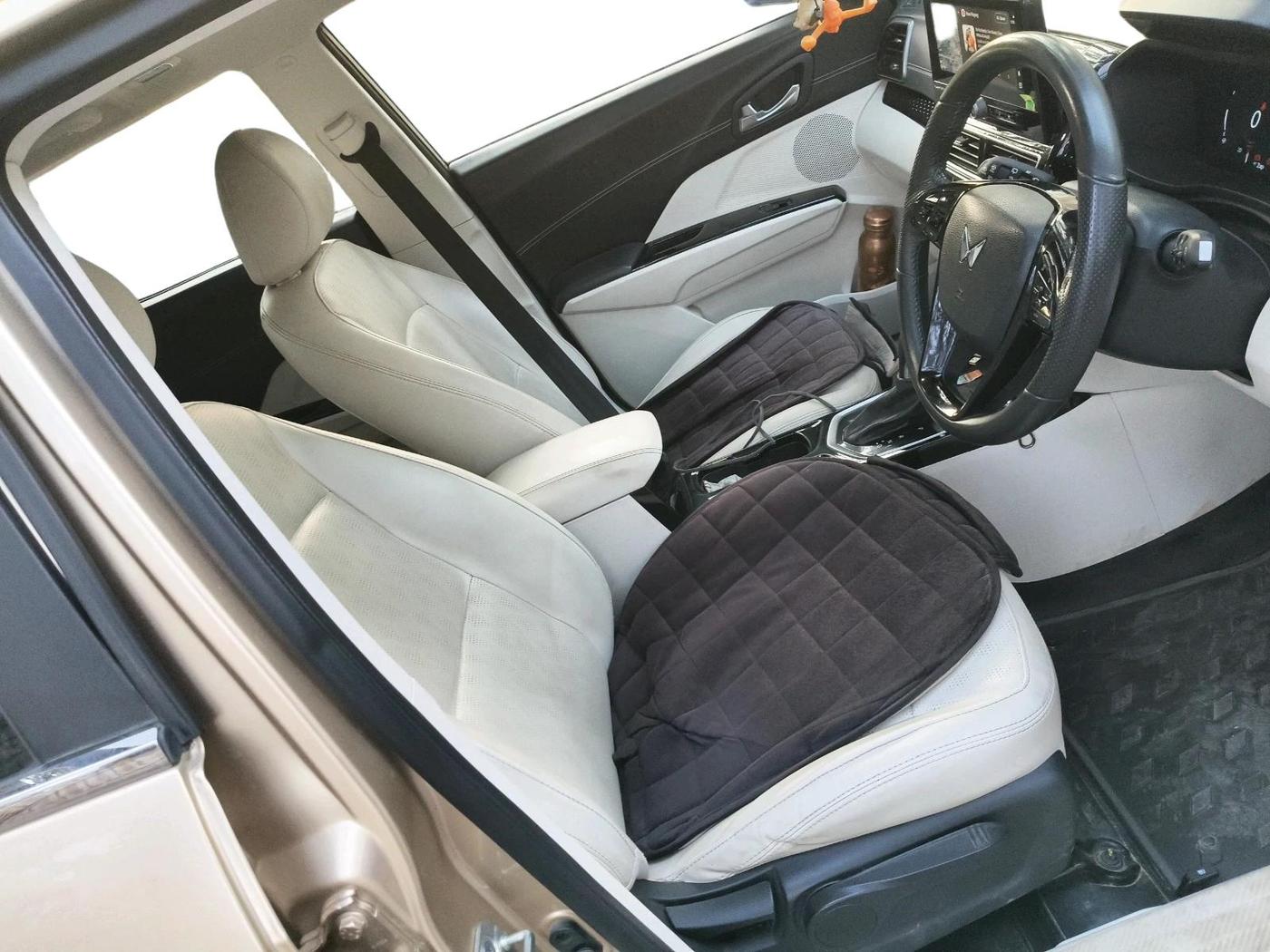 2024 Mahindra XUV 3XO AX7L 1.2 Petrol AT, Petrol, Automatic, 46,383 km, interior