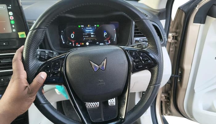 2024 Mahindra XUV 3XO AX7L 1.2 Petrol AT, Petrol, Automatic, 46,383 km, interior