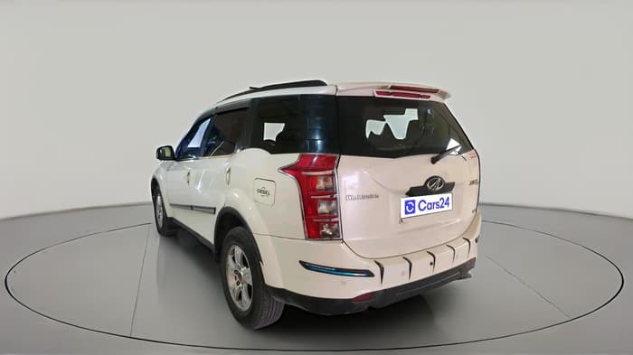 2014 Mahindra XUV500 W8, Diesel, Manual, 1,24,944 km, exterior