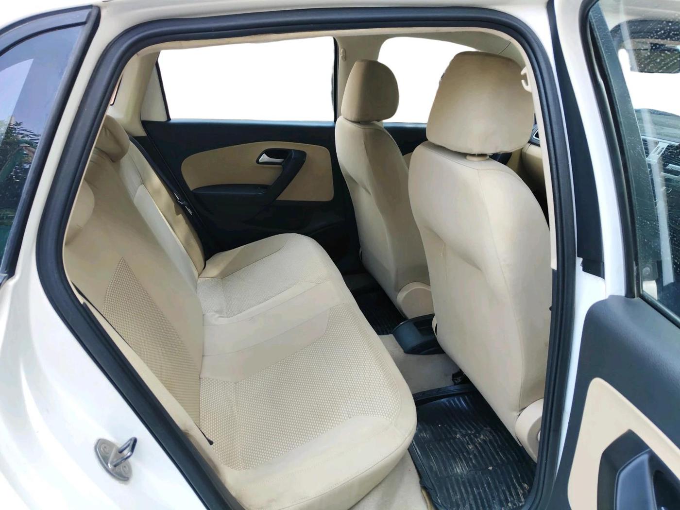 2015 Volkswagen Polo HIGHLINE1.2L, Petrol, Manual, 78,375 km, interior